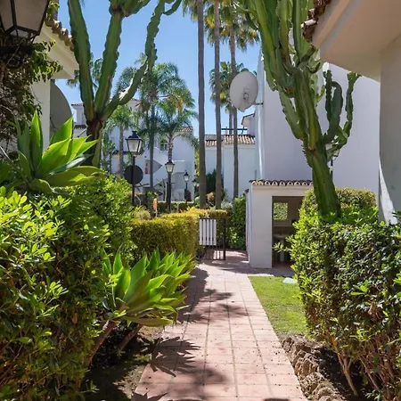 Mediterranean Hidden Treasure At Puerto Banus Апартаменти