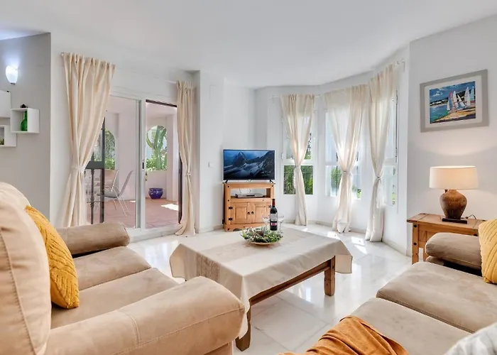 Mediterranean Hidden Treasure At Puerto Banus Апартаменти