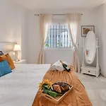 Mediterranean Hidden Treasure At Puerto Banus 마르베야