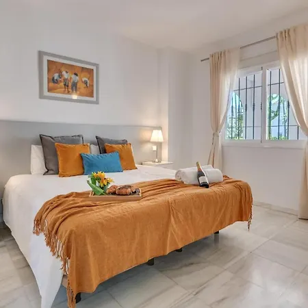 Mediterranean Hidden Treasure At Puerto Banus Apartment