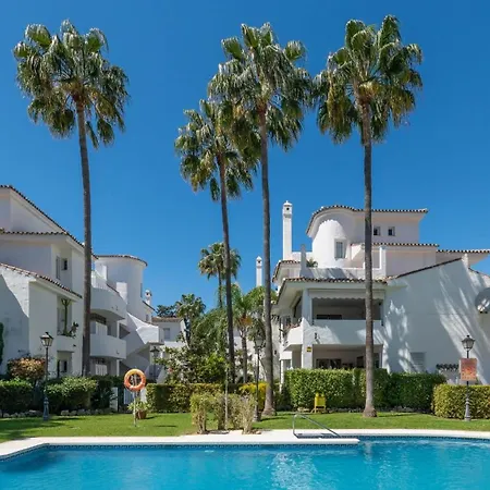 Apartment Mediterranean Hidden Treasure At Puerto Banus *
