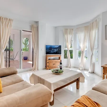 Mediterranean Hidden Treasure At Puerto Banus Apartment