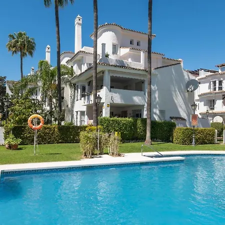 Mediterranean Hidden Treasure At Puerto Banus דירה מארבלה