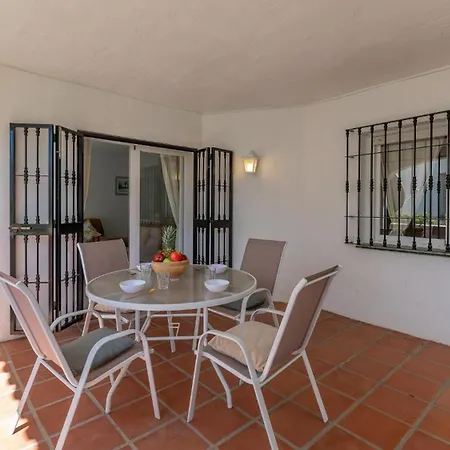 Mediterranean Hidden Treasure At Puerto Banus Apartment *