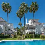 Lejlighed Mediterranean Hidden Treasure At Puerto Banus *
