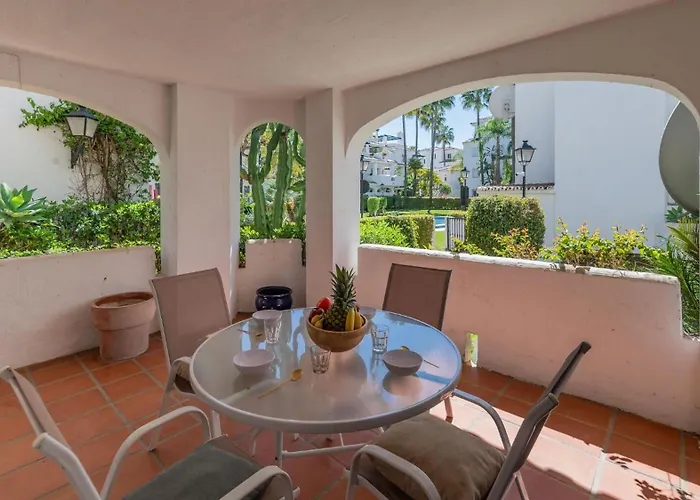 Mediterranean Hidden Treasure At Puerto Banus Apartment