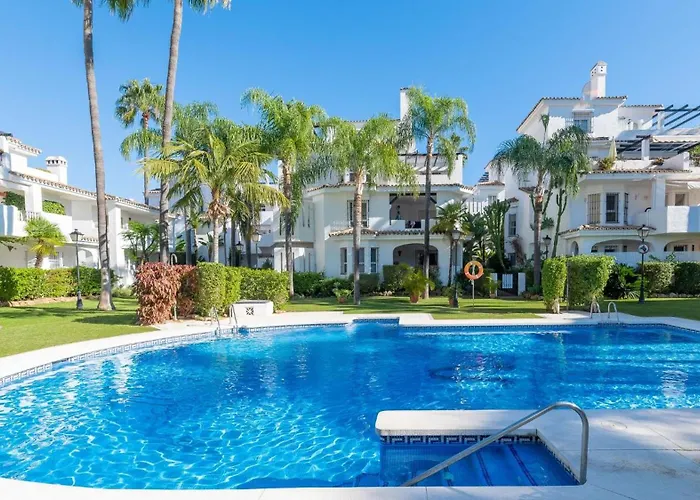 Mediterranean Hidden Treasure At Puerto Banus Apartment *